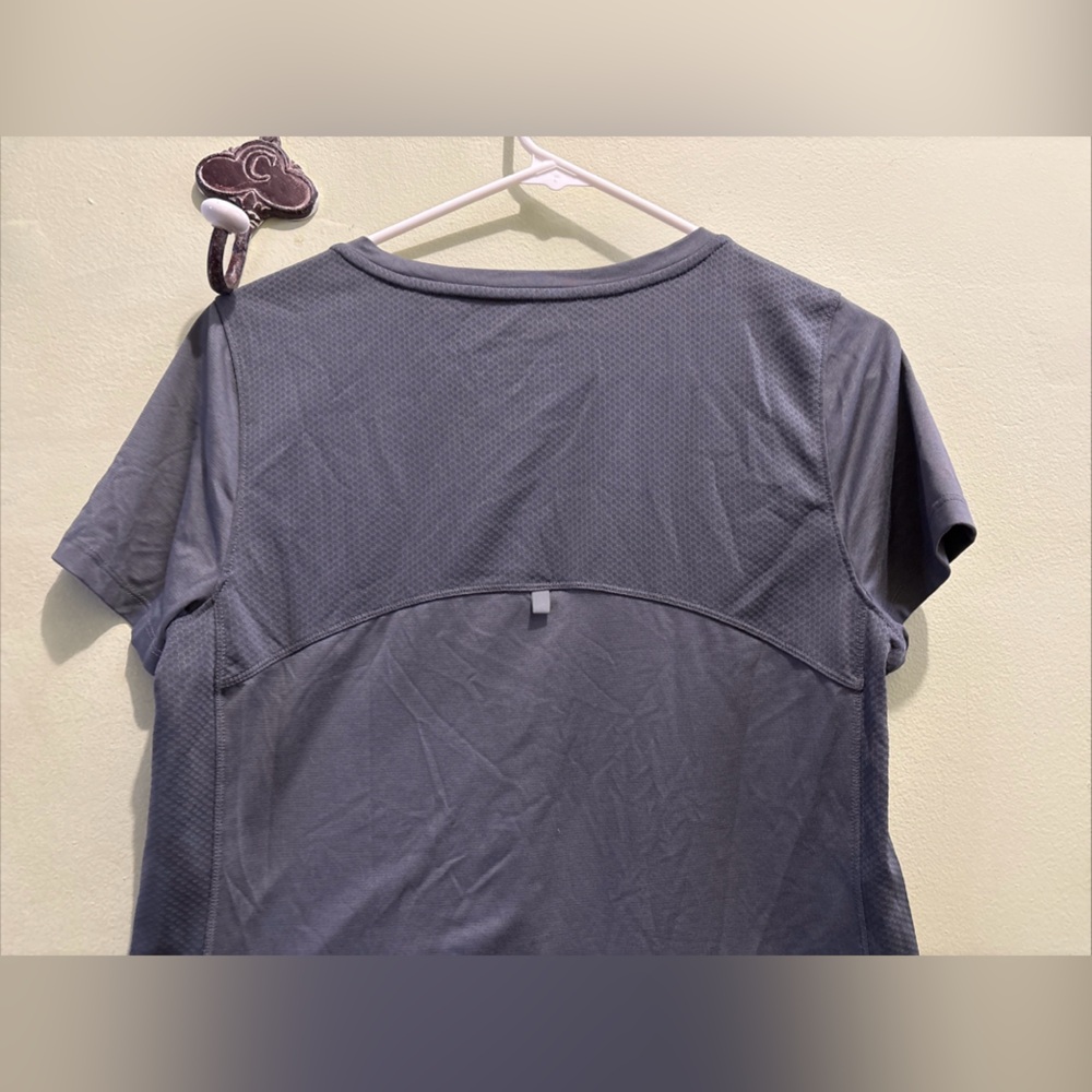L.L. Bean Women's Gray Short Sleeve Top - Picture 5 of 11